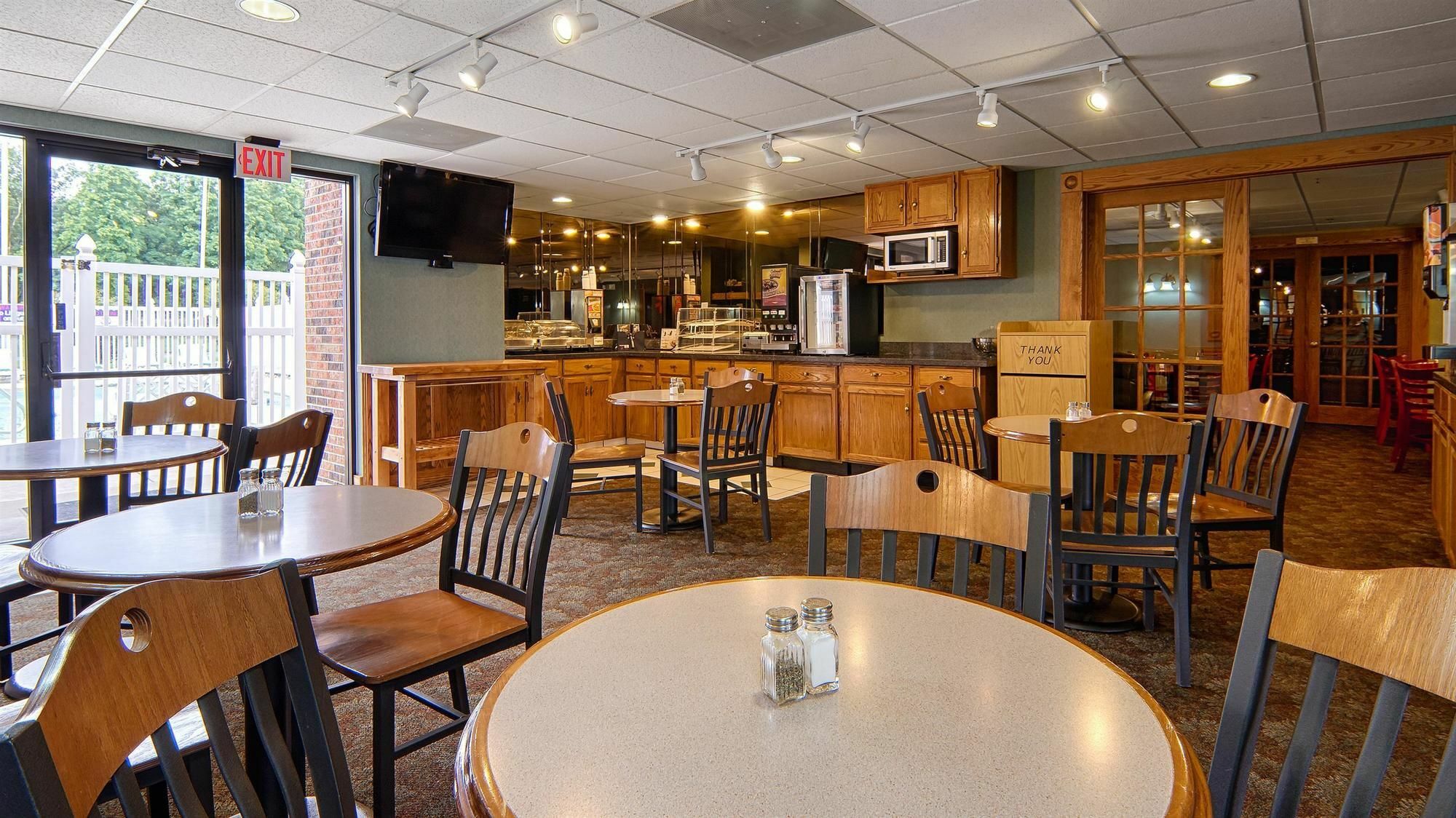 Best Western Kendallville Inn Εξωτερικό φωτογραφία